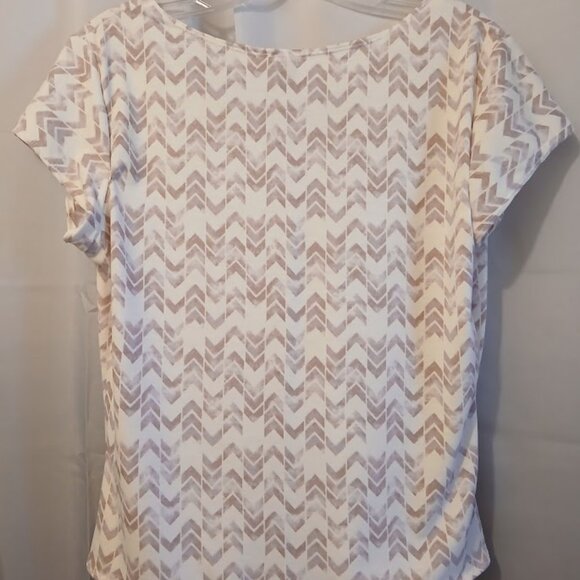 NEW womens M V-neck chevron print blouse Mauve White short sleeve Super soft top - Picture 8 of 8